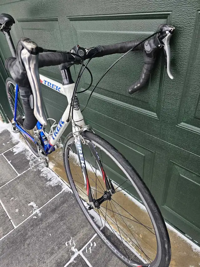 Trek SLR road bike  in Road in City of Toronto - Image 9