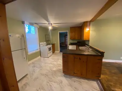 Looking for a comfortable and convenient place to call home? Check out this lovely residential unit...