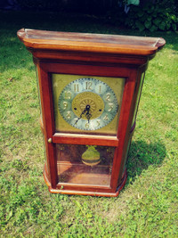 Howard Miller vintage wall mantle clock with chimesWith key and