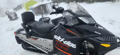 $7000 FIRM 2019 Skidoo Renegade 600 Sport 3300 Kms trail driven locally Sport seat AND Linq 2 up sea...