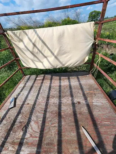 Cream coloured square fleece cooler. No stains. Freshly washed. 90x84 Or best offer.