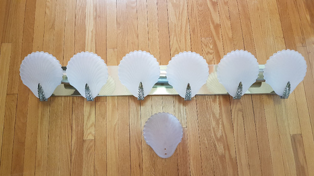 Bathroom Vanity Lights, 6 lights in Indoor Lighting & Fans in Mississauga / Peel Region - Image 2