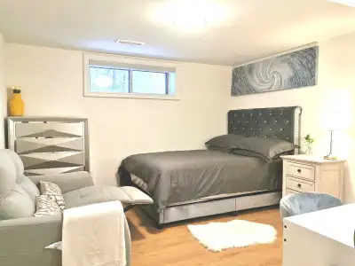 yongefinch furnished bedroom