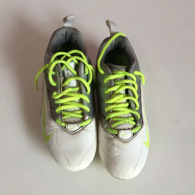 Soccer shoes size 8 kids. in Kids & Youth in Mississauga / Peel Region - Image 3