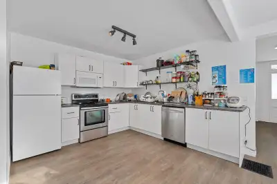 One Private room is available for rent (only for a girl) in a house of 5 rooms. Suitable for Sincere...