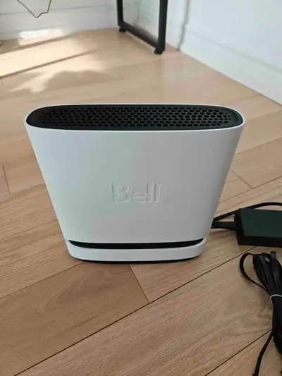 Selling my barely used Bell Home Hub 4000 (Sagemcom FAST 5689) modem/router. -----I couldn't find it...