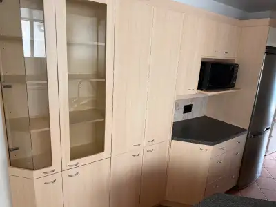 Purchaser responsible for delivery and disassembly.