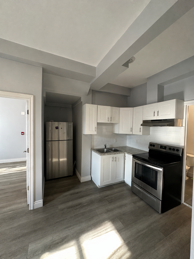 Newer Small 1-Bedroom Apartment, West Side Owen Sound 1010 1st Avenue “A” West (next to Shoppers Dru...