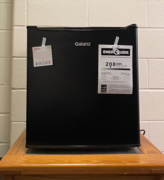 GALANZ 17 cu. ft minifridge black (GL17BK) in Refrigerators in City of Toronto