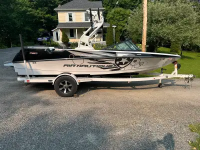 2013 Nautique Sport 200 Great multi sport boat for surfing, wakeboarding and skiing. -5.7L PCM engin...