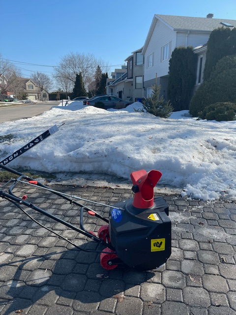 SOUFFLEUSE ÉLECTRIQUE 13.5AMP in Lawnmowers & Leaf Blowers in Longueuil / South Shore - Image 3
