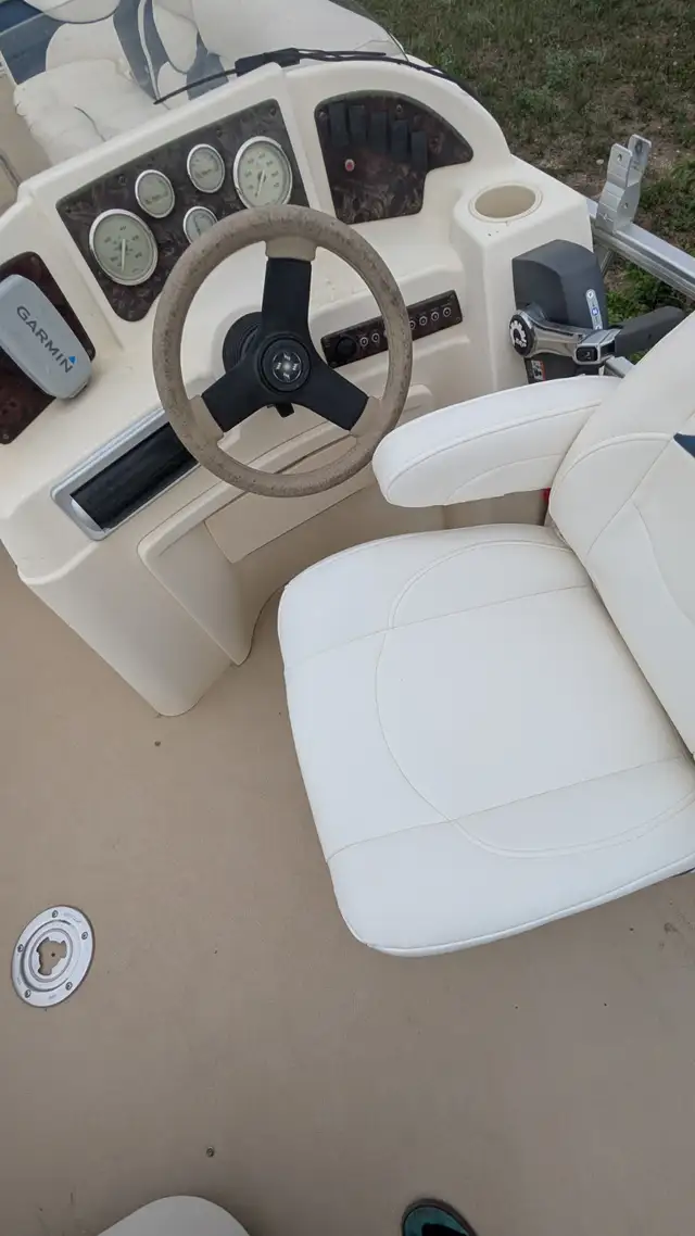 SWEETWATER PONTOON 2008 in Powerboats & Motorboats in Saskatoon - Image 10
