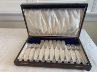 Antique English Boxed Silver Plate Fish Set