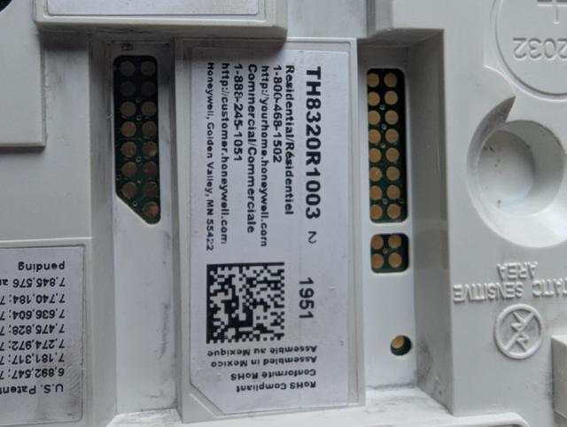 Honeywell VisionPro 8000 in General Electronics in Longueuil / South Shore - Image 4