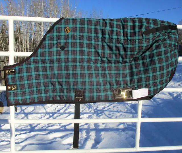 New Big D Kodiak Stable Blankets, sz 64, Dawson Creek in Equestrian & Livestock Accessories in Dawson Creek - Image 2