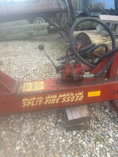 Wood Splitter. Hydraulic, 3 point hitch. Split Fire SS230. $1150.00 Also have a Weberlane Super tilt...