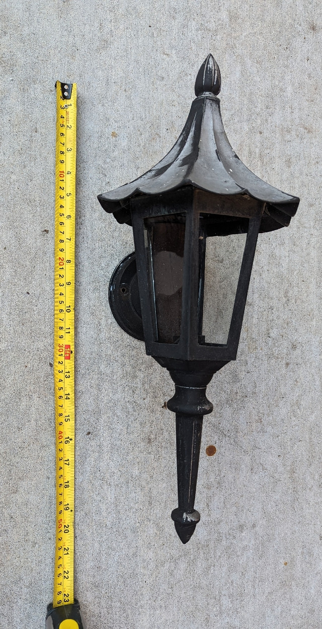 5 Vintage 20" Outdoor Cast Metal / Glass Coach Lights in Outdoor Lighting in St. Catharines - Image 3