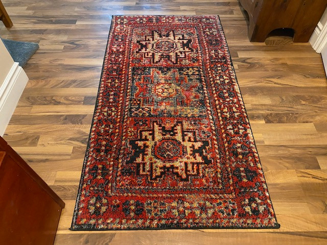 Small Oriental Rug in Rugs, Carpets & Runners in Belleville - Image 2