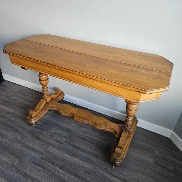 Vintage Expandable Dining Table-Console Size When Closed  in Dining Tables & Sets in Edmonton - Image 5
