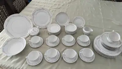 Dinnerware Design: Harvest Fine China, Japan Silver rim 50+ pieces - see photos COMPARE TO: Mikasa 3...