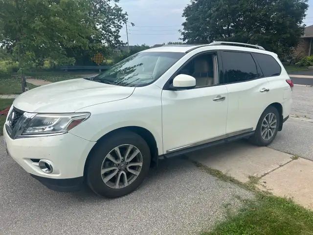  2016 Nissan Pathfinder SL - Low Kms - AS IS