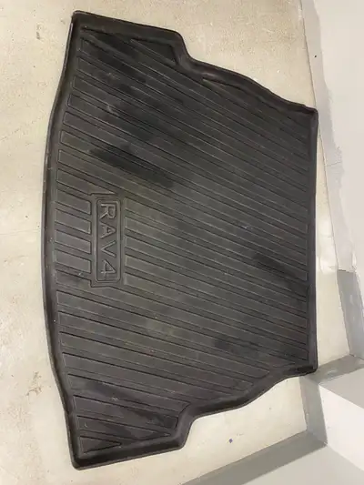 Fits 5th generation RAV 4’s 2019-2025 Keep your ride tidy with this RAV4 cargo liner, designed to pe...