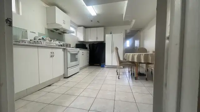 1+ Bed 1 Bath Walkout basement for rent near square one in Long Term Rentals in Mississauga / Peel Region - Image 2