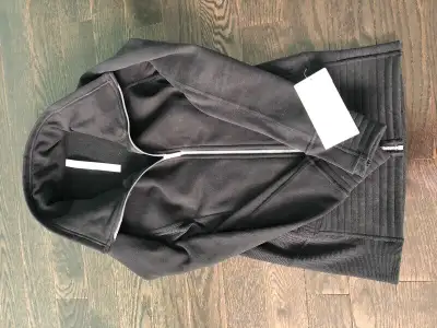 Brand new with tags black radiant jacket size 6. I paid full price for it at $118. No longer availab...
