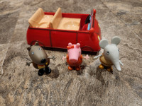 Peppa pig car with figures
