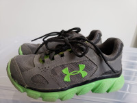 UA Boys Running Shoes (Size 11k)Great condition