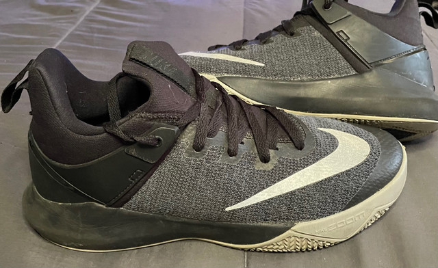 Nike Zoom Mens size 9.5 in Men's Shoes in Hamilton