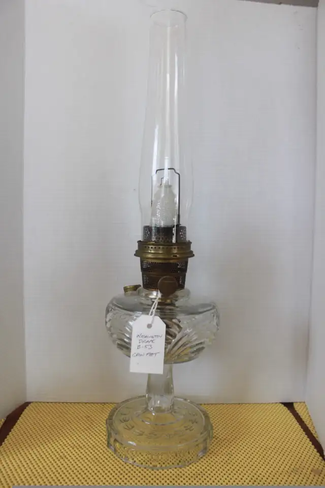 ALADDIN - VINTAGE CLEAR WASHINGTON DRAPE B-53 CROWFOOT LAMP in Indoor Lighting & Fans in Belleville - Image 5