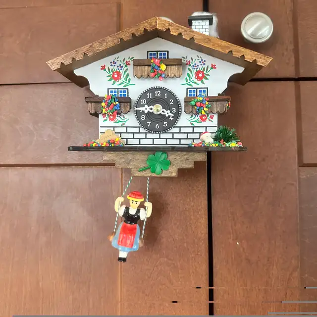 German Chalet swinging girl pendulum clock in Other in Oshawa / Durham Region - Image 4