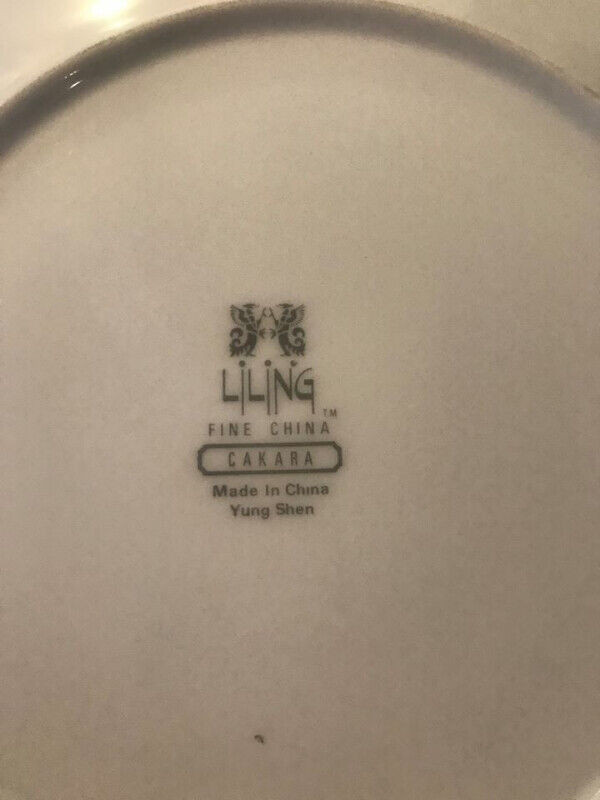 12 assiettes fine china de Cakara by Liling Yung Shen in Kitchen & Dining Wares in Gatineau - Image 2