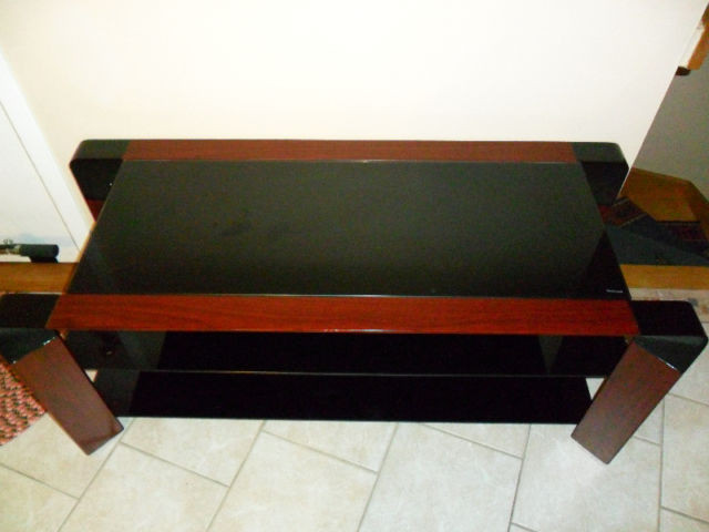 Meuble Télé TV Stand Longueur 47''idéal pour TV 32 à 55 po dans Meubles de télé et unités de divertissement  à Ville de Montréal