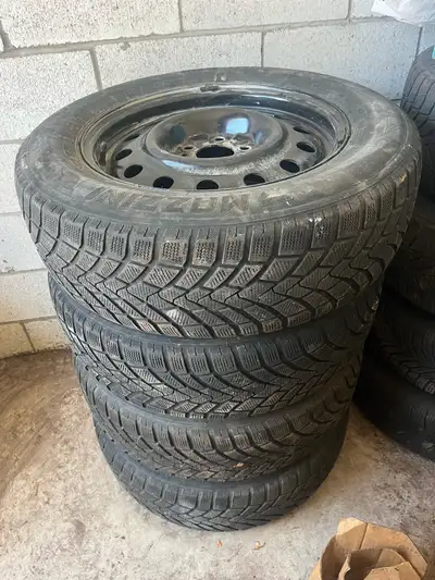 Set of snow tires with rims Got it off of 2019 Santa Fe XL $200 firm 4169023302