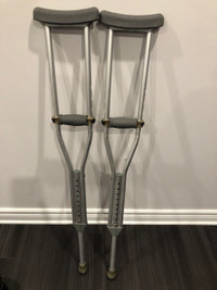 Crutches -  Aluminum adjustable