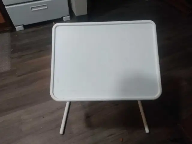Adjustable easel