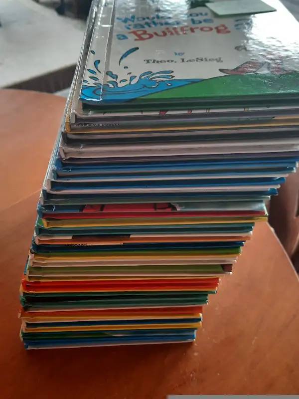 CLASSIC DR. SEUSS LOT OF 30 HARDCOVER BOOKS in Children & Young Adult in Muskoka - Image 3