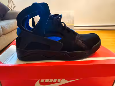 Pre-owned but in excellent condition, meticulously cared for and barely worn. Size 10.5