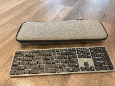 2x MACHCREATOR Keyboards with Case, View more