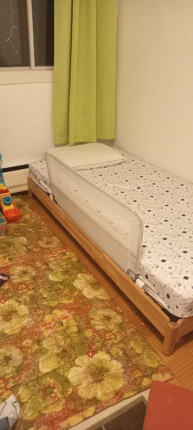 Barrière anti-chute pour lits d'enfants dans Barrières, moniteurs et sécurité  à Ville de Montréal