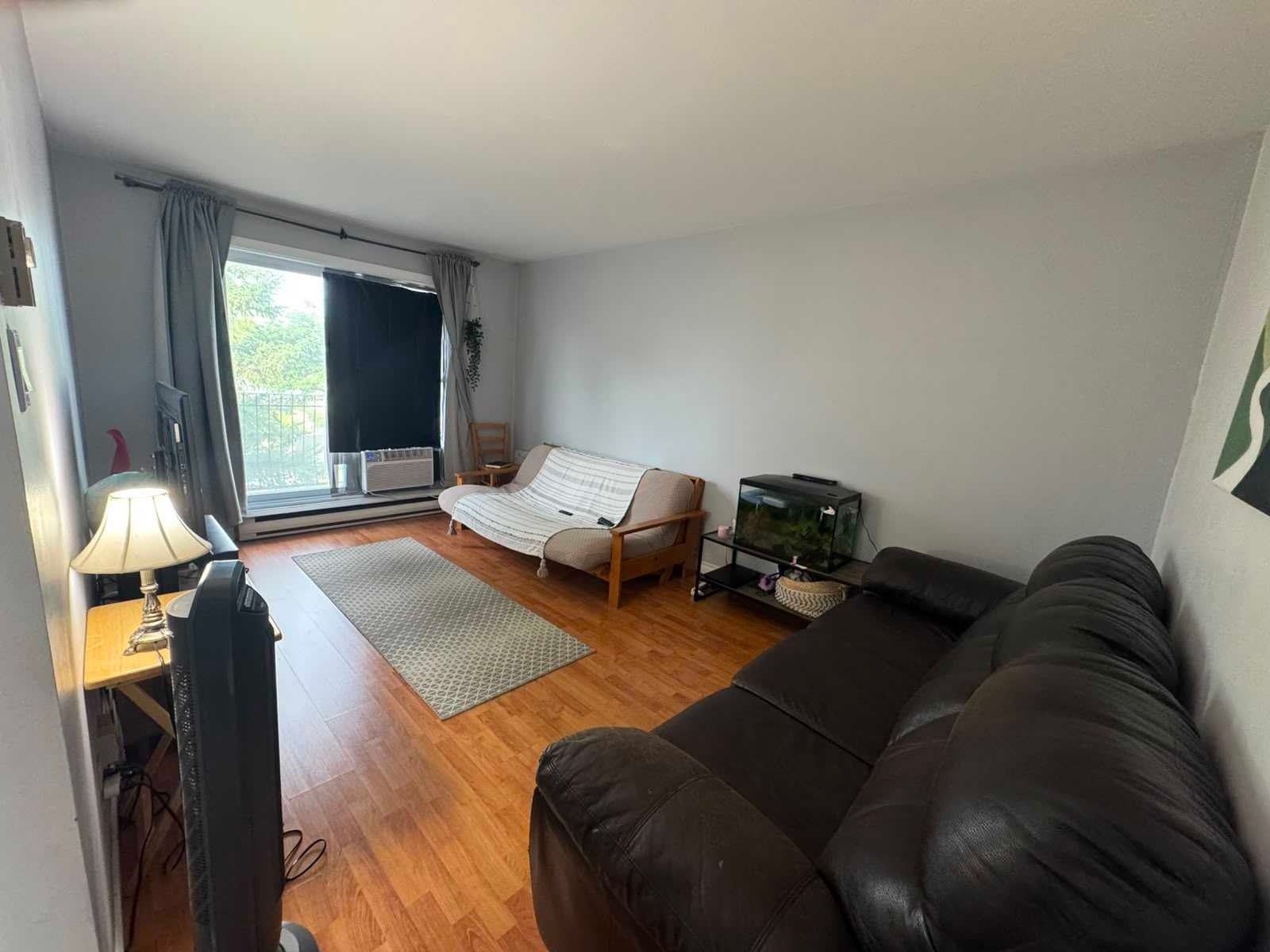 461 Boul. Laval — photo 3