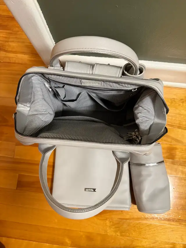 Bababing diaper bag in Bathing & Changing in Ottawa - Image 3