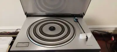 Bang & Olufsen Beogram 1602 Turntable, View more