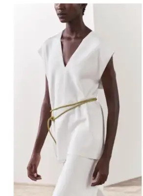 ZARA SCUBA EFFECT VEST TOP OFF WHITE V NECK TUNIC S in Women's - Tops & Outerwear in Kitchener / Waterloo - Image 3