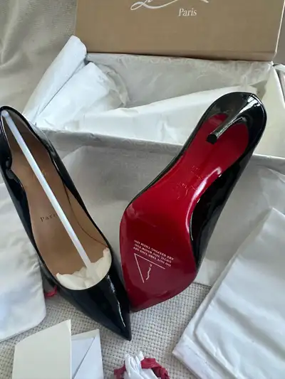 Louboutin taille 38, neuves. Jamais porté, View more