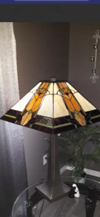 Set of 2 stained glass lamps and mirror.