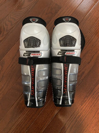 Bauer Supreme hockey shin guards