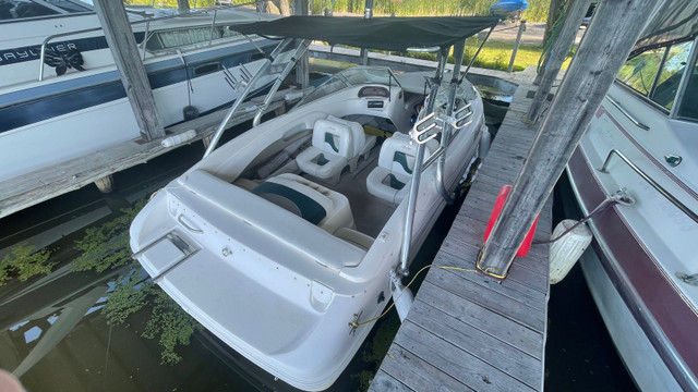 Bowrider Rinker 180 boat with trailer, 250HP V8 in Powerboats & Motorboats in Markham / York Region - Image 2